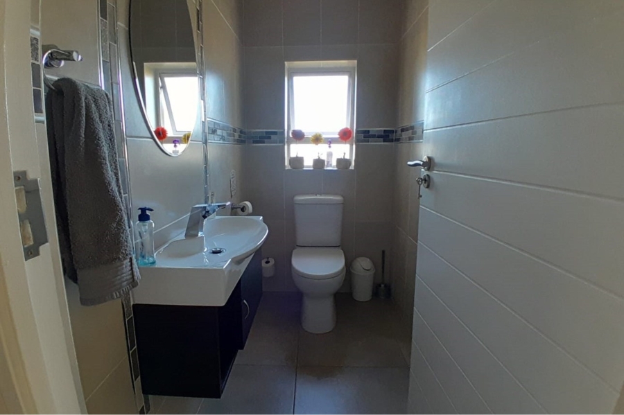 4 Bedroom Property for Sale in Yzerfontein Western Cape